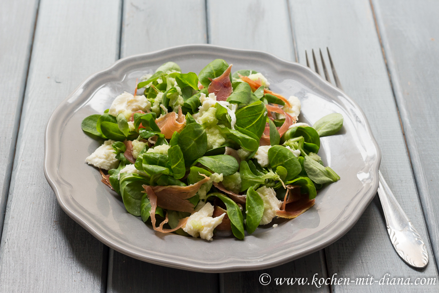 Salat mit Schinken und Melonendressing