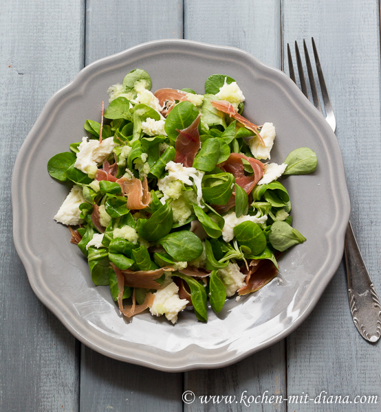 Salat mit Schinken und Melonendressing