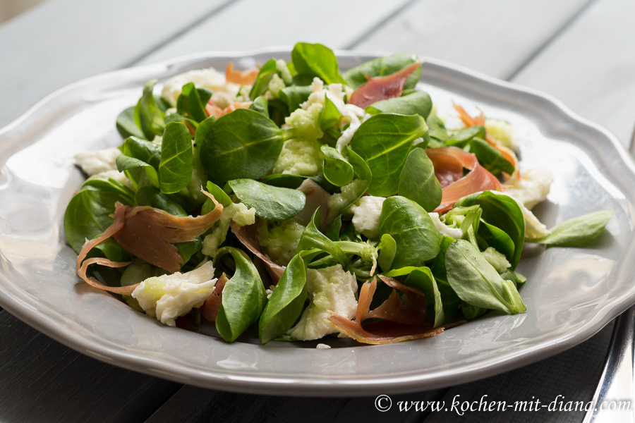 Salat mit Schinken und Melonendressing