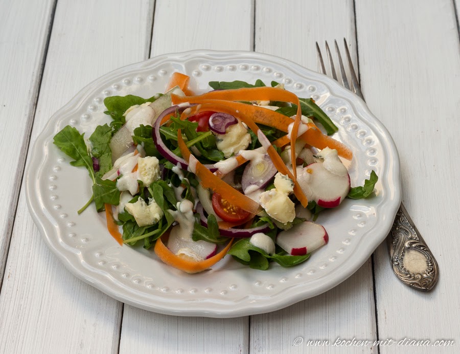 Salat mit Gorgonzola