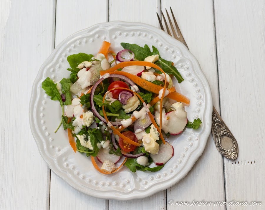 Salat mit Gorgonzola