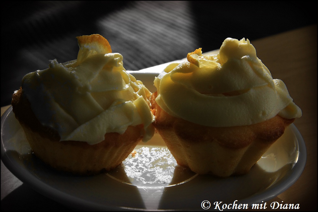 Zitronen-Cupcakes mit Frischkäse Frosting