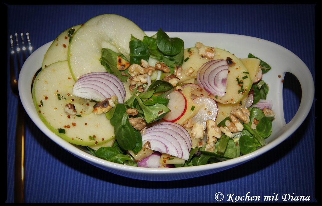 Feldsalat mit Emmentaler und Honig-Senf-Dressing