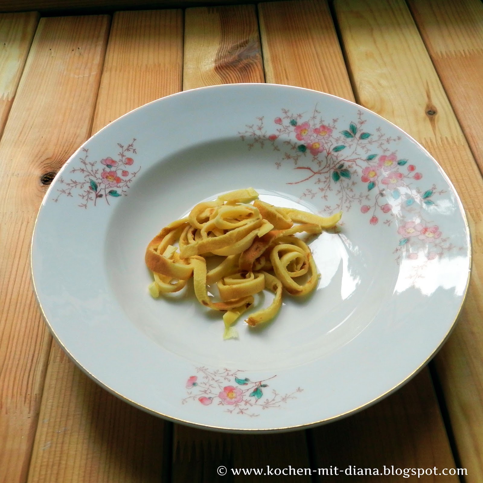 Fritattensuppe kochen