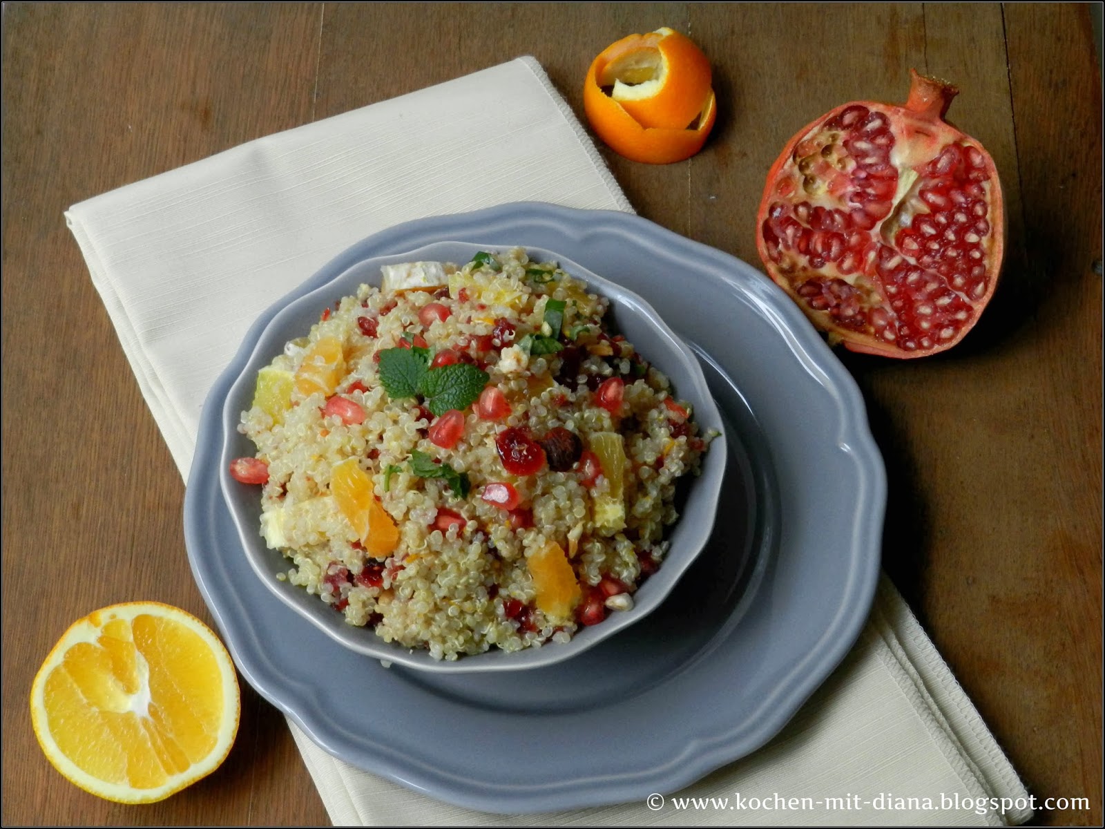 Quinoa Salat mit Preiselbeeren und Orangen