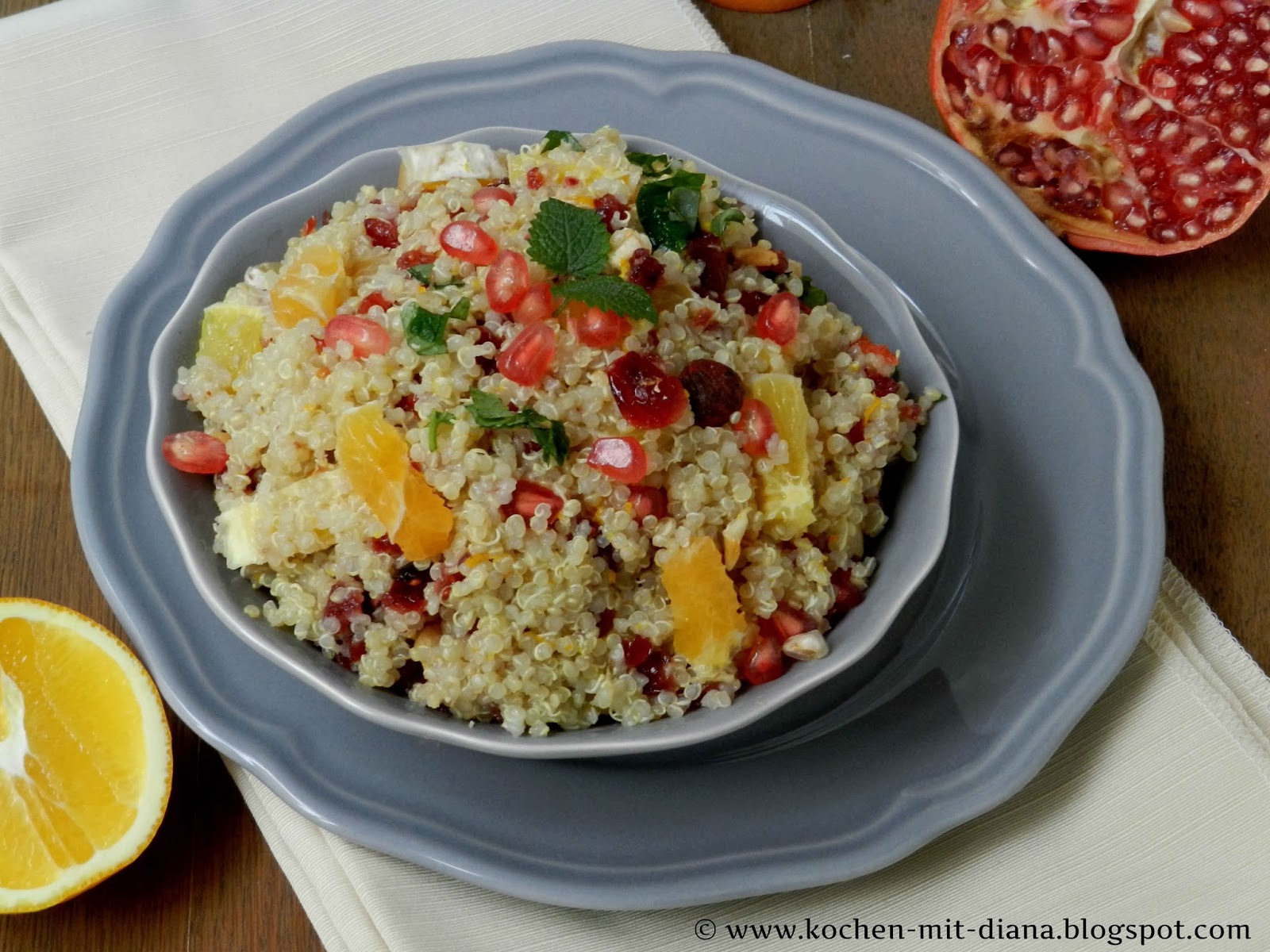 Quinoa Salat mit Preiselbeeren und Orangen