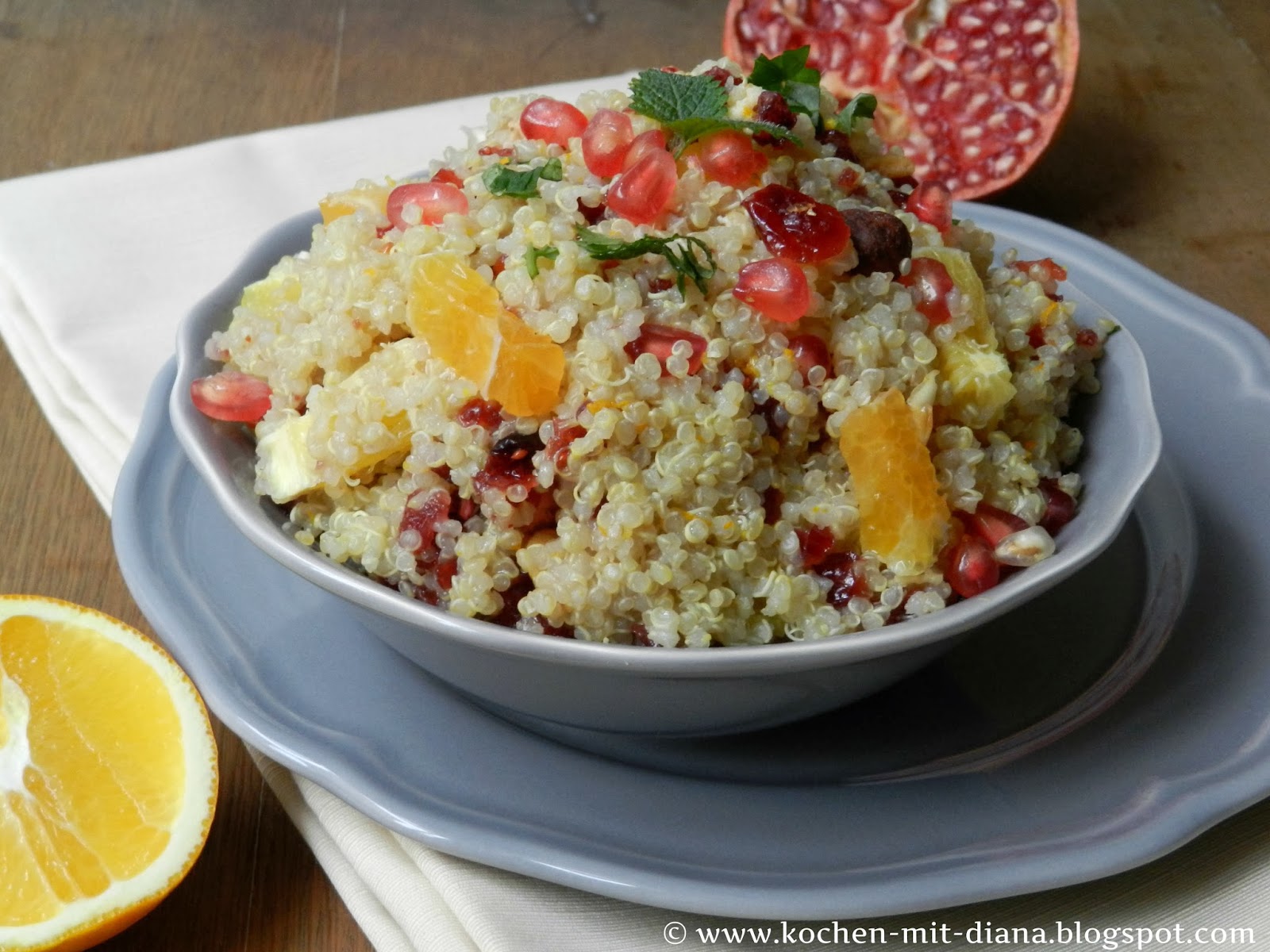 Quinoa Salat mit Preiselbeeren und Orangen