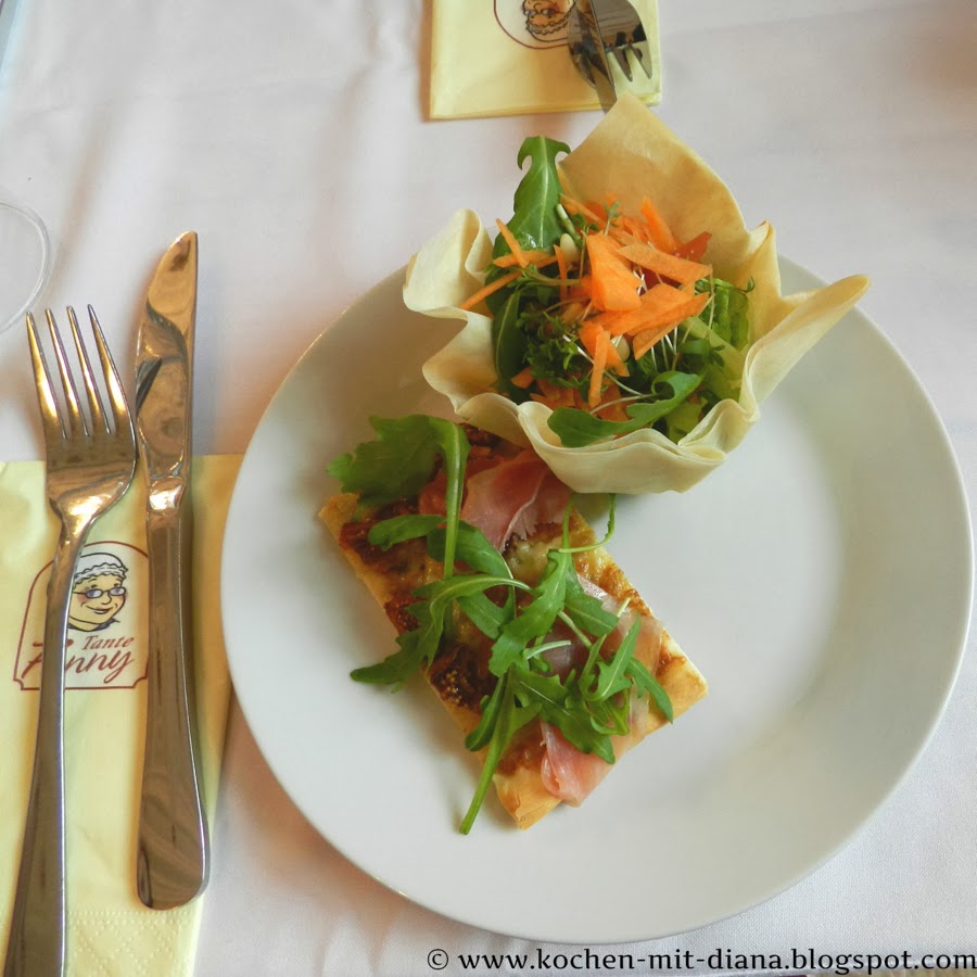 Salatschüssel aus Filoteig & Feigen Gorgonzola Tarte mit Rohschinken