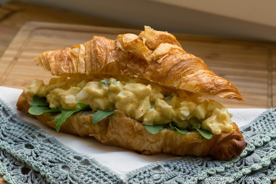 Croissant mit Eiercreme und Rukola - Kochen mit Diana