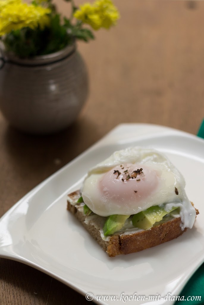 Pochiertes Ei auf Avocado Toast