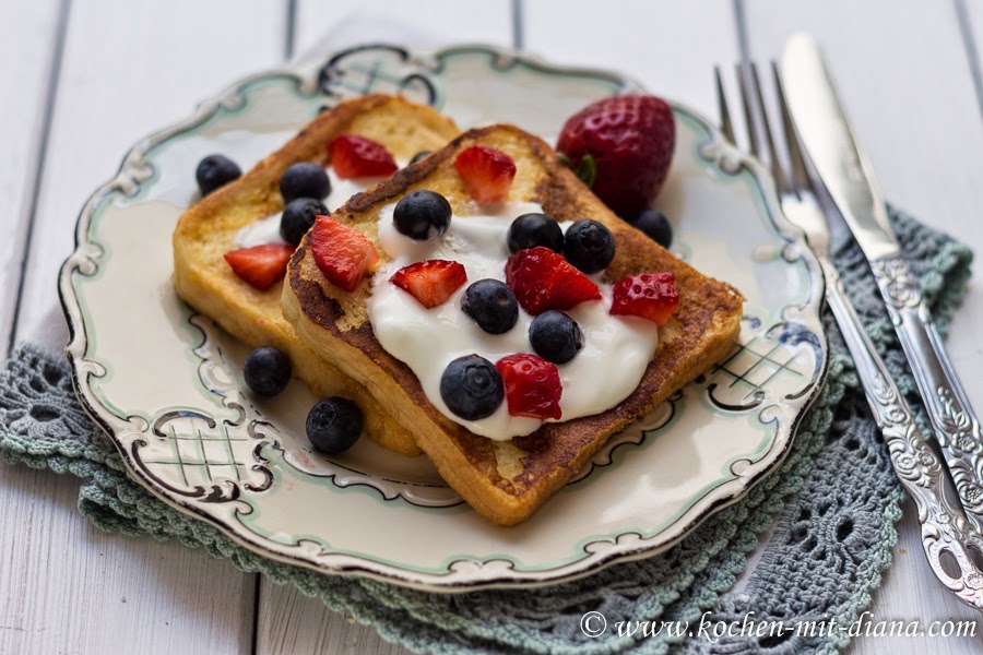 Arme Ritter mit Beeren