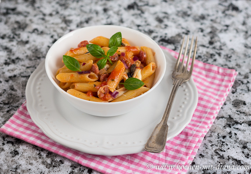 Penne mit Salami-Mozzarella-Sugo