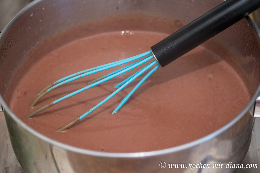 Schokoladenflammerie-kochen