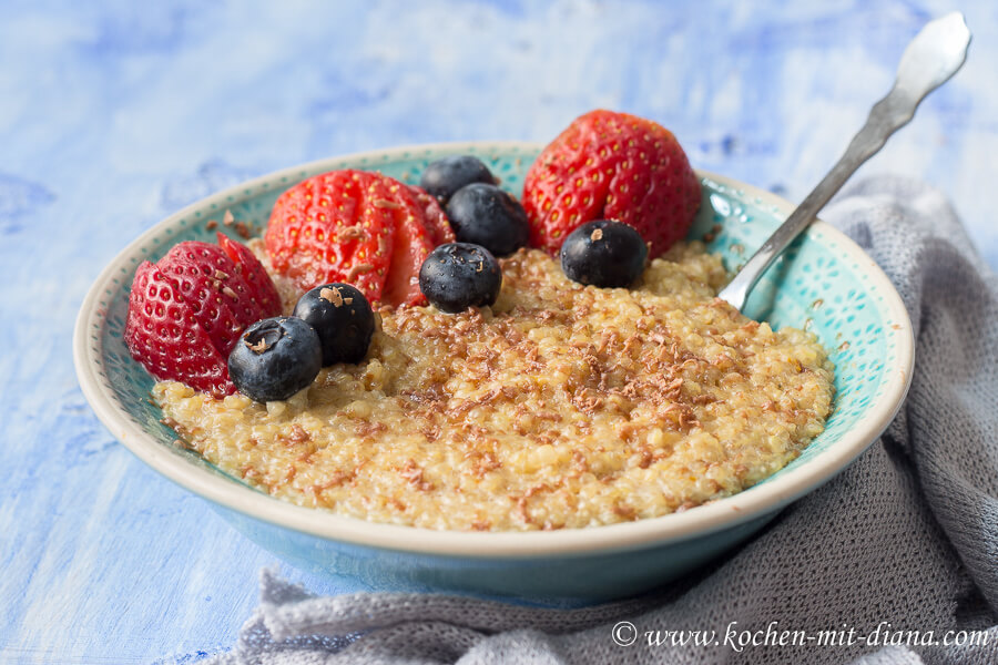 Warmer Quinoa mit Beeren