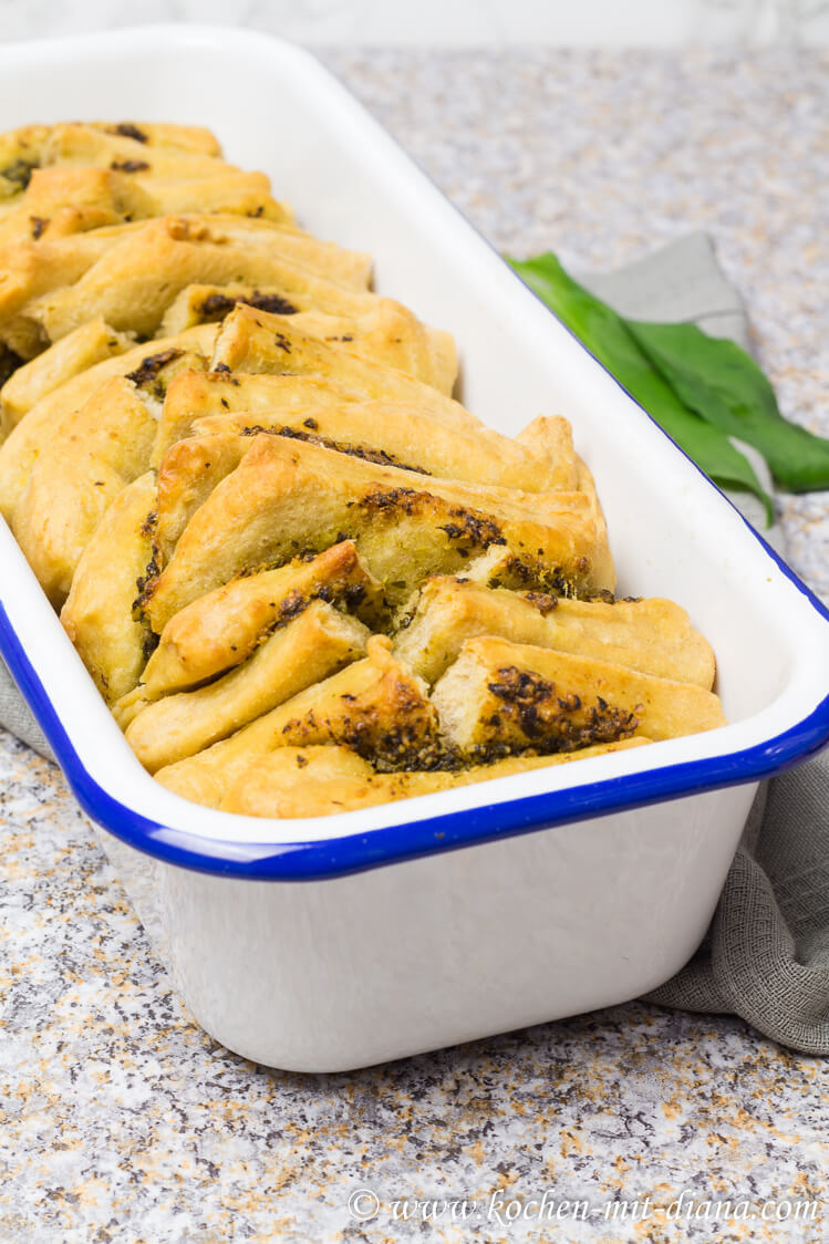 Pull apart bread with wild garlic pesto