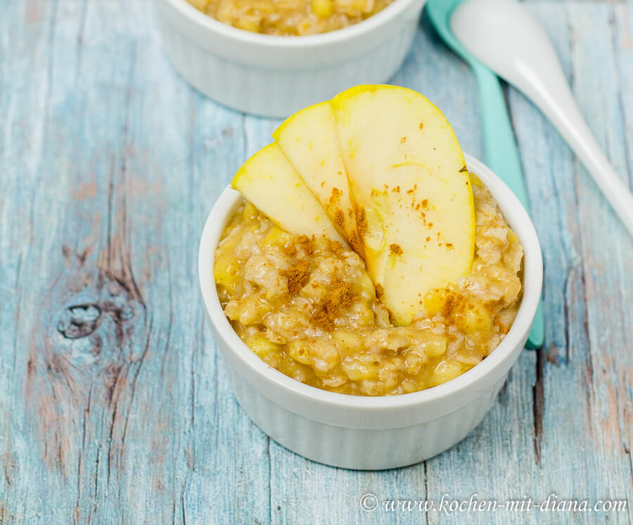 Porridge mit Bratäpfeln und Zimt