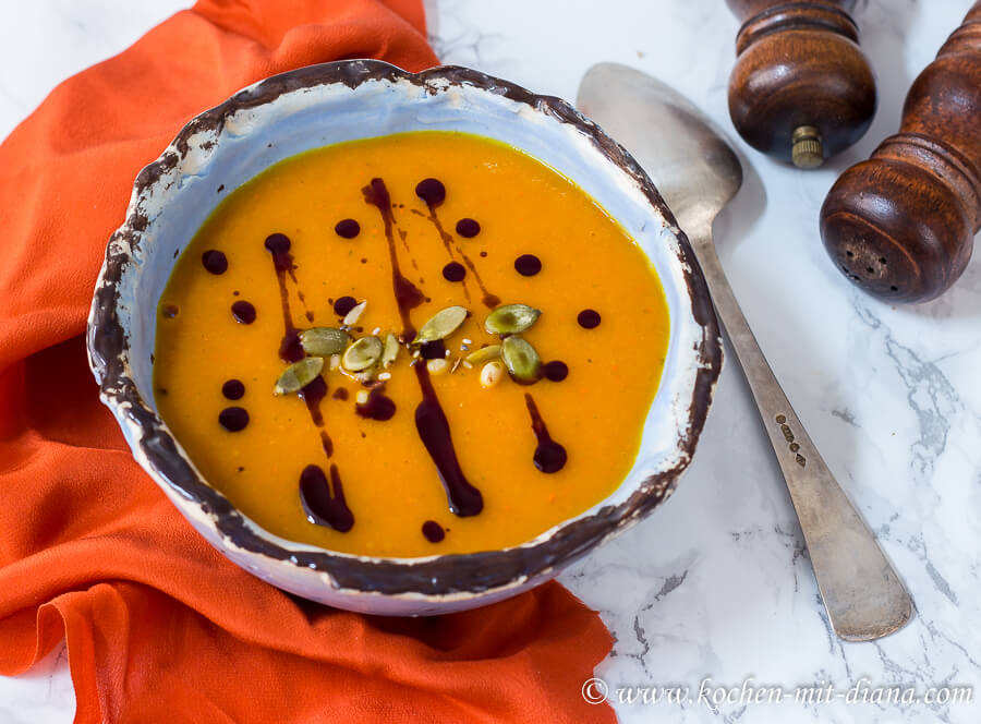 Ofengeröstete Kürbissuppe