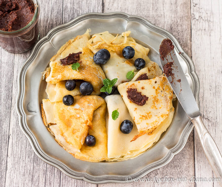 Pfannkuchen mit Haselnuss Aufstrich