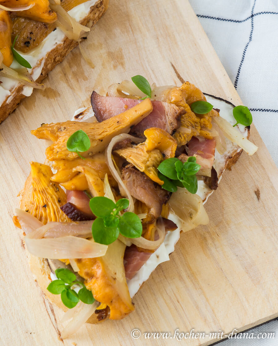 Crostini mit Eierschwammerl