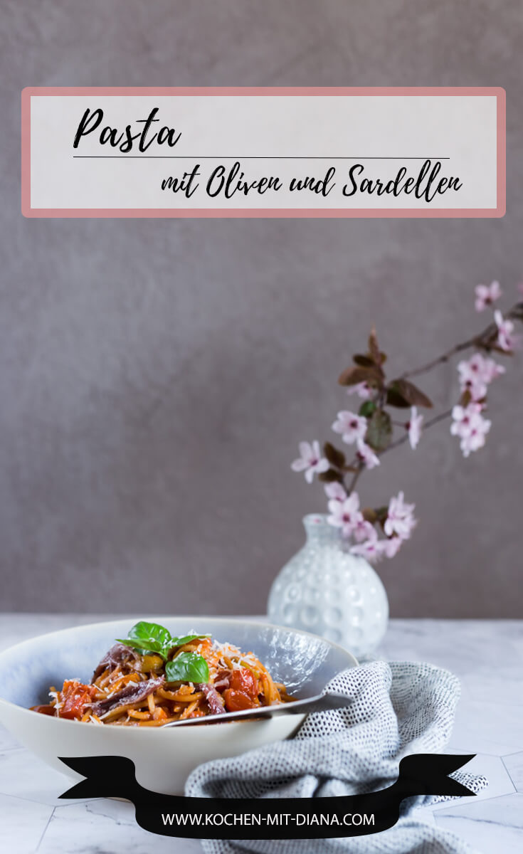 Pasta mit Oliven und Sardellen